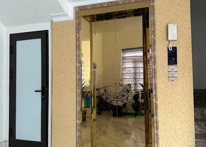 Khách sạn Việt Hoàng