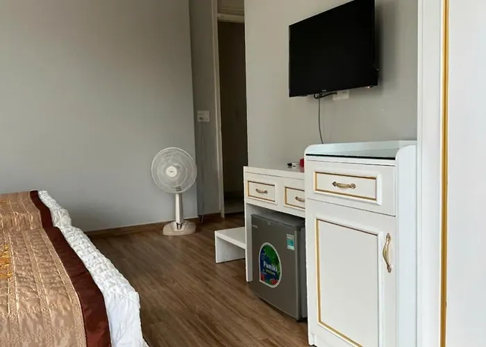 Việt Hoàng Khách sạn *